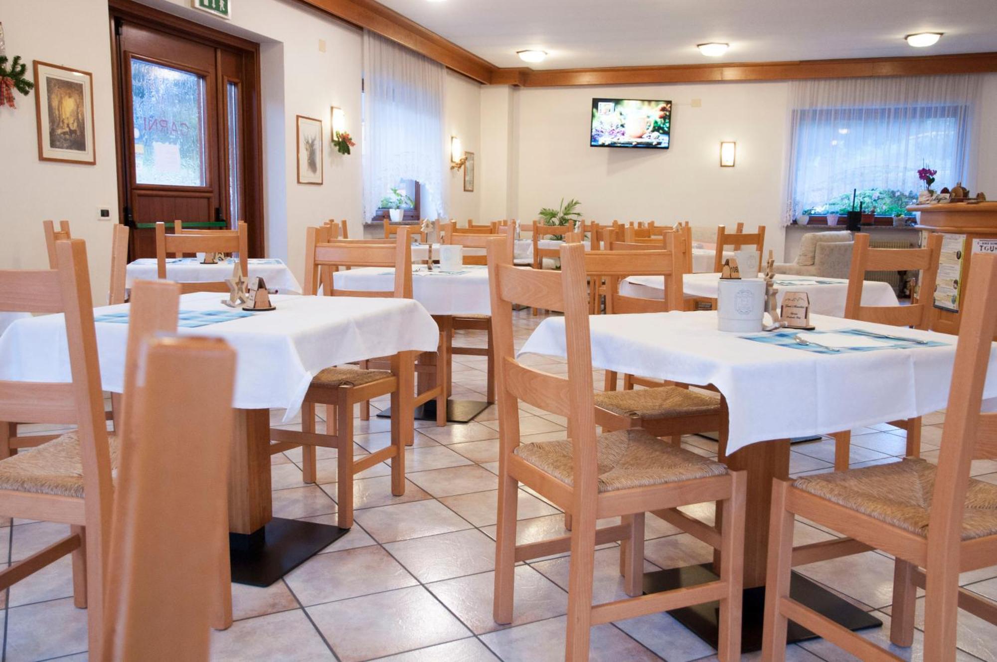 Garni Mariolina Bed & Breakfast Falcade Exterior photo
