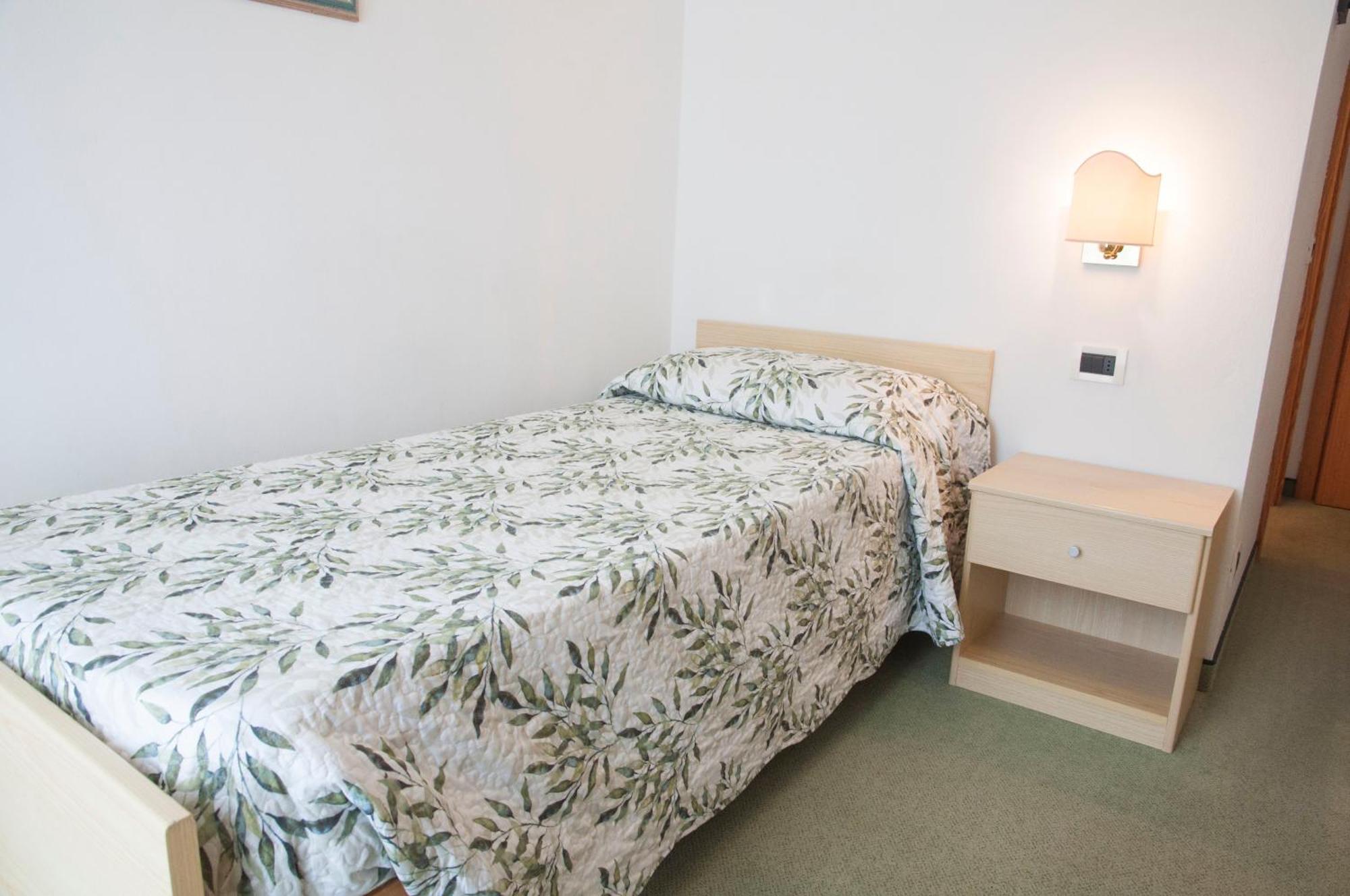Garni Mariolina Bed & Breakfast Falcade Exterior photo