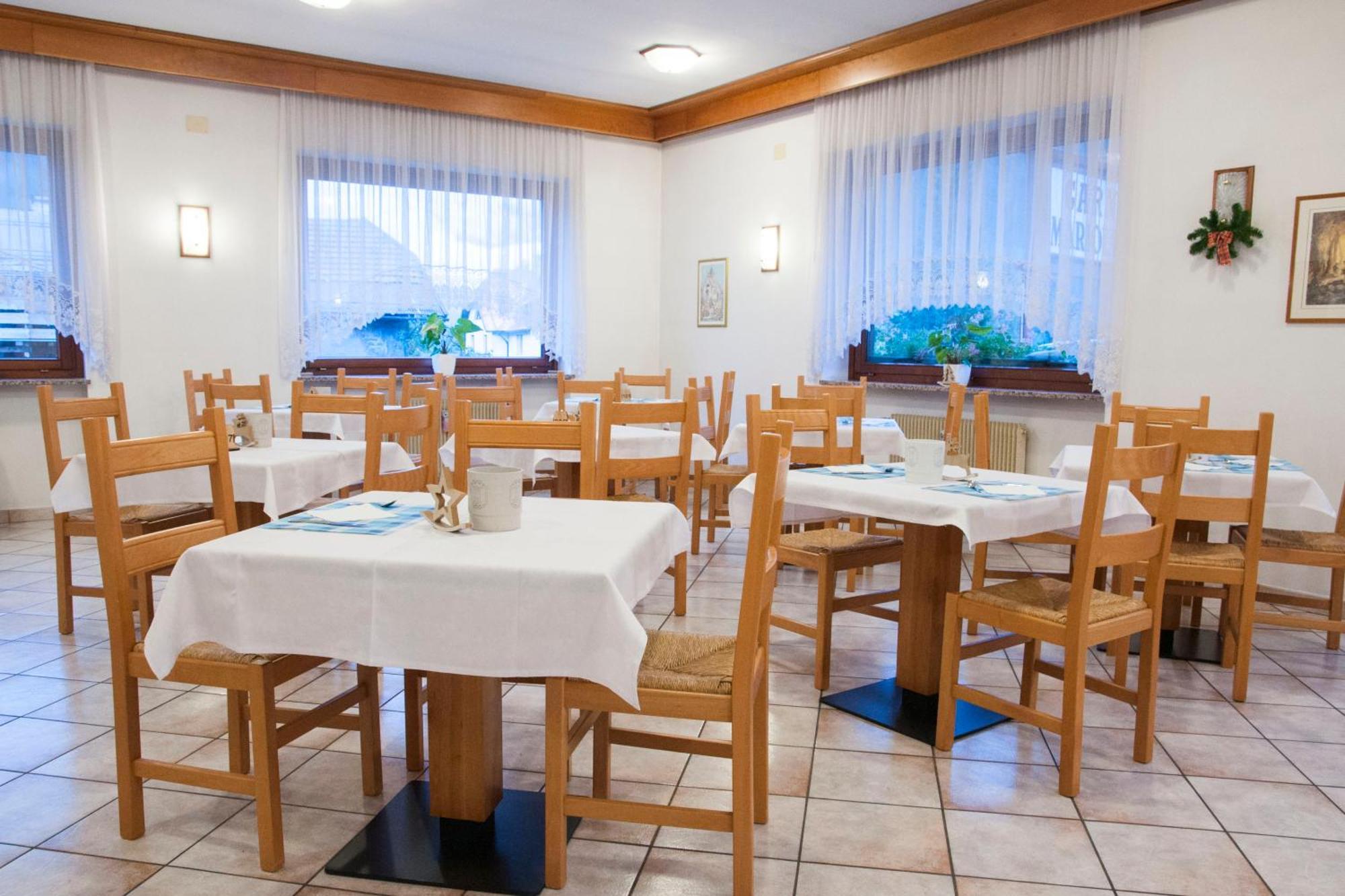 Garni Mariolina Bed & Breakfast Falcade Exterior photo