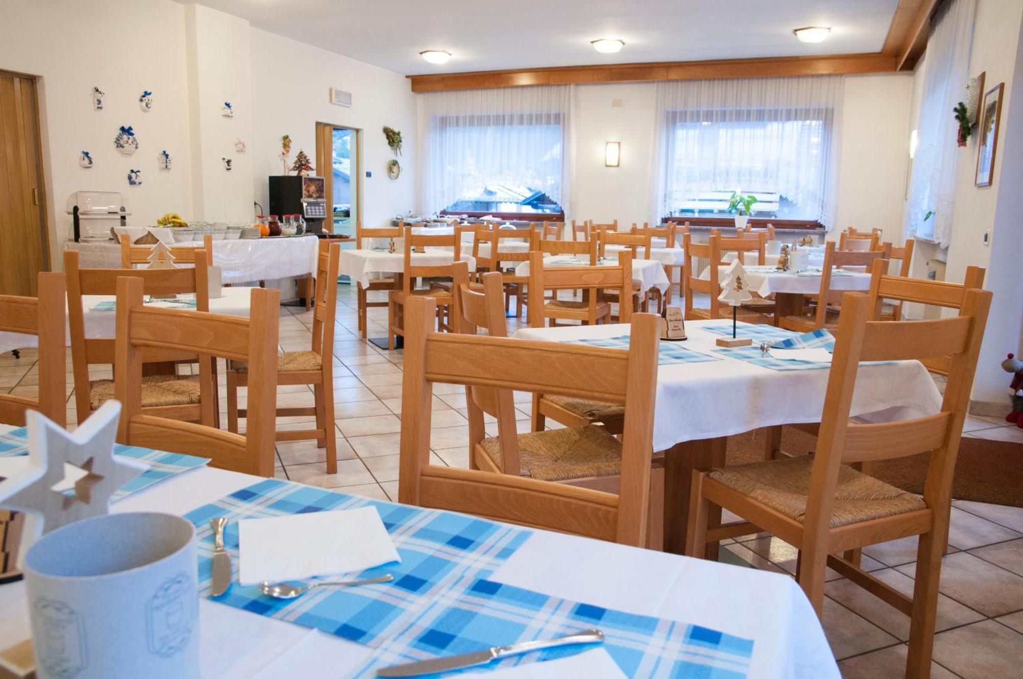 Garni Mariolina Bed & Breakfast Falcade Exterior photo