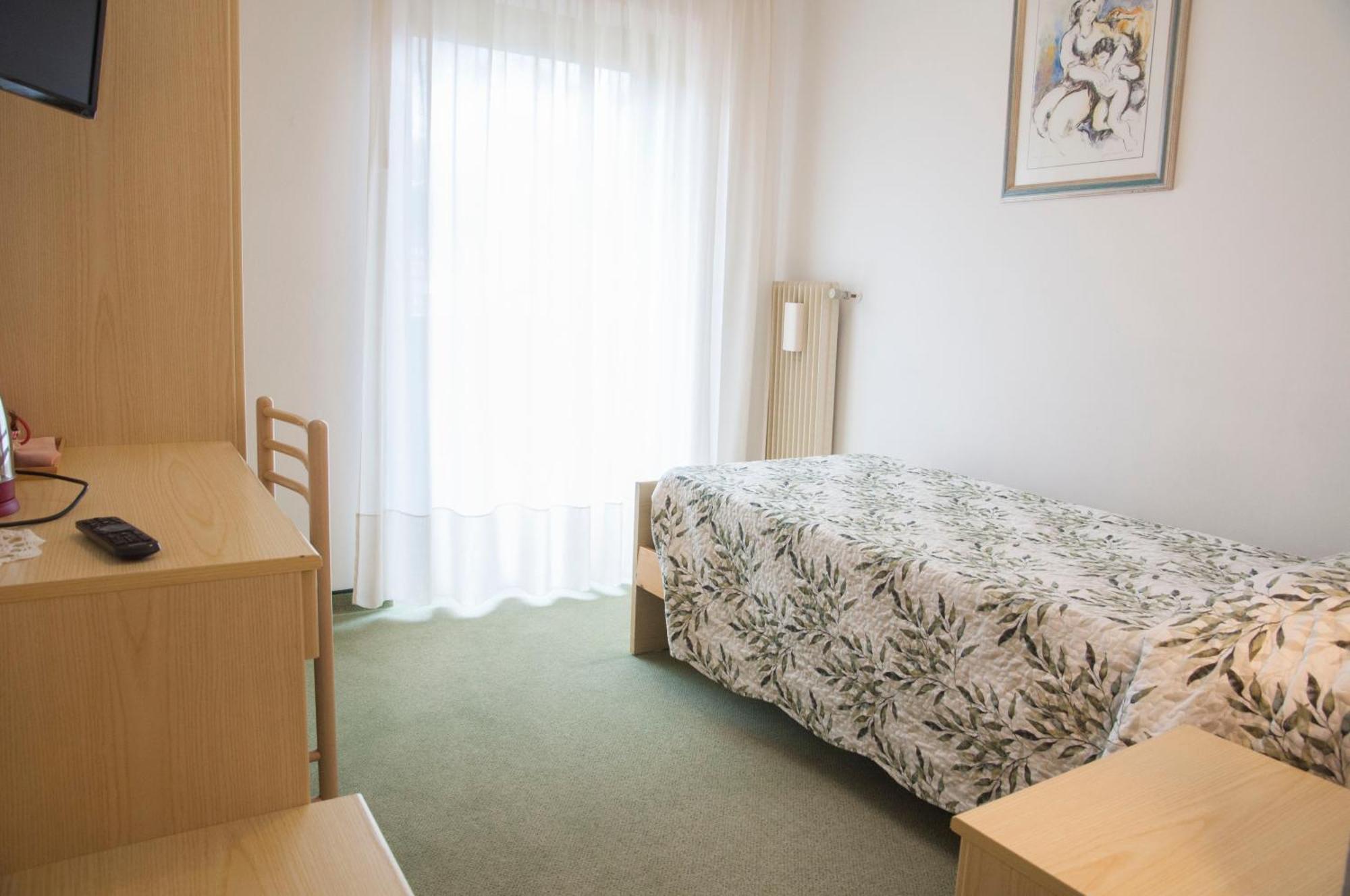 Garni Mariolina Bed & Breakfast Falcade Exterior photo